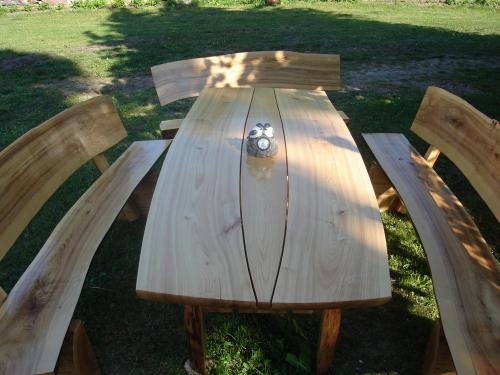Masīvkoka dārza mēbeles - galds